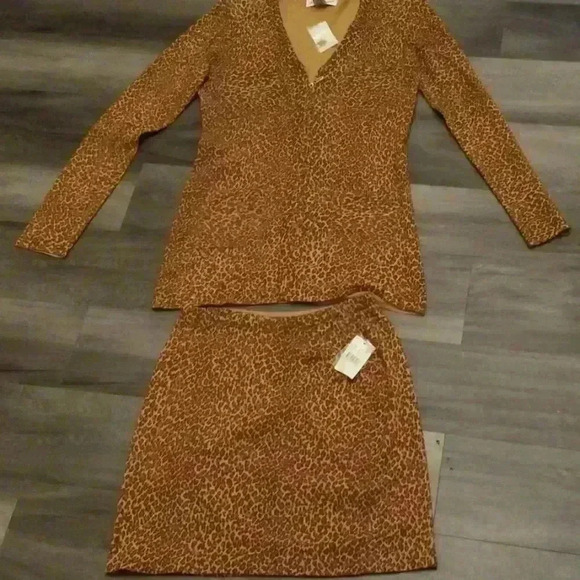 Women's Bloomingdale's Top/skirt  - Picture 1 of 6